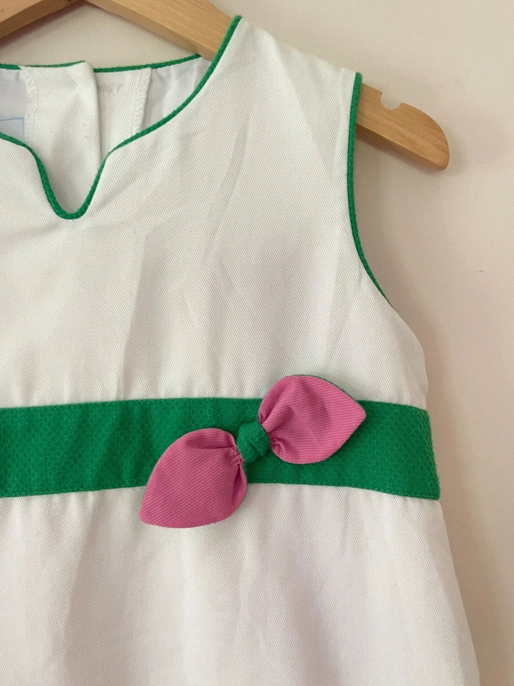 Little English simple sleeveless